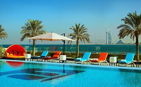 อลอฟต์ ปาล์ม จูเมราห์
